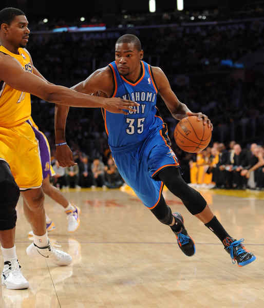 给予对手致 给予对手致